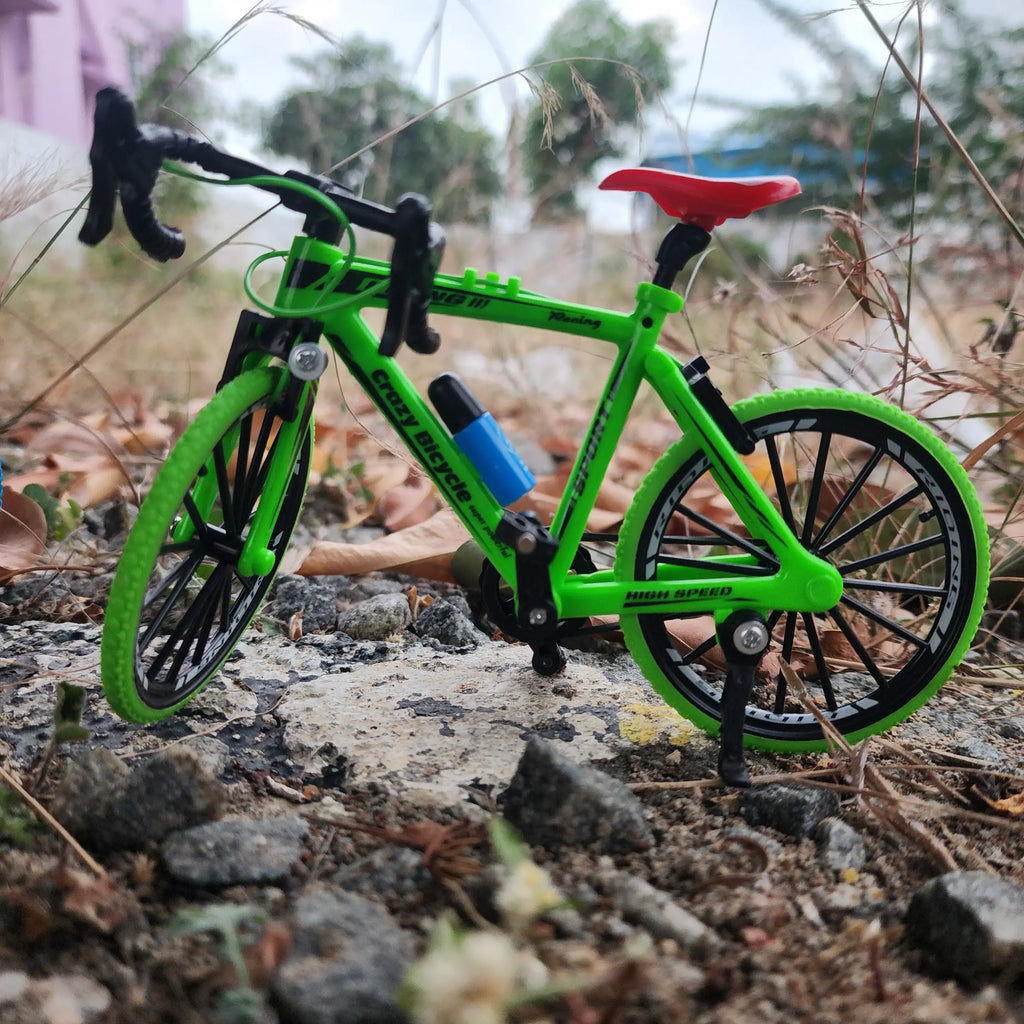 Diecast Metal Model Bicycle Cross Mountain Bikes (Multicolor)