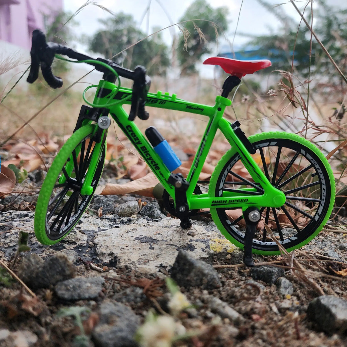 Diecast Metal Model Bicycle Cross Mountain Bikes (Multicolor)