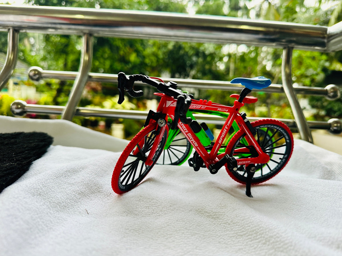 Diecast Metal Model Bicycle Cross Mountain Bikes (Multicolor)