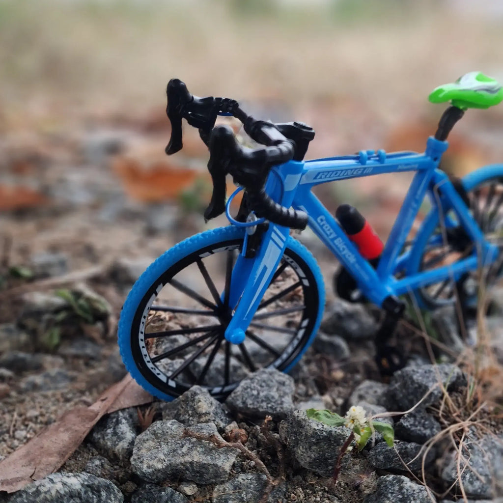 Diecast Metal Model Bicycle Cross Mountain Bikes (Multicolor)